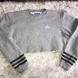 ADIDAS Small cropped sweatshirt ❤️